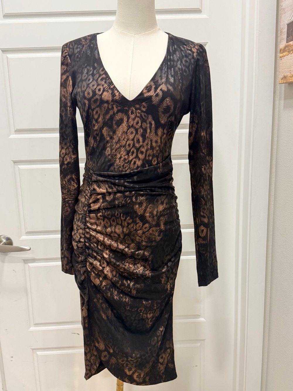 Guess Metallic Leopard Print Long Sleeve V-Neck Ruched Dress - Copper/Black